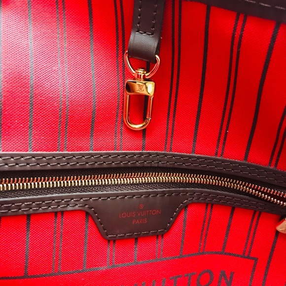 Authentic Louis Vuitton MM in Damier Canvas - Picture 6 of 9